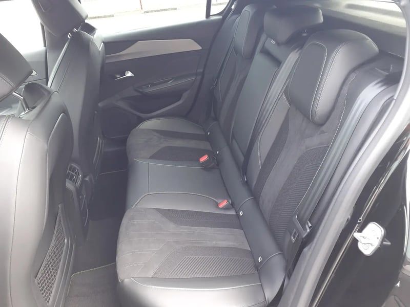 Photo de la voiture PEUGEOT 308 PHEV 180 e-EAT8 GT