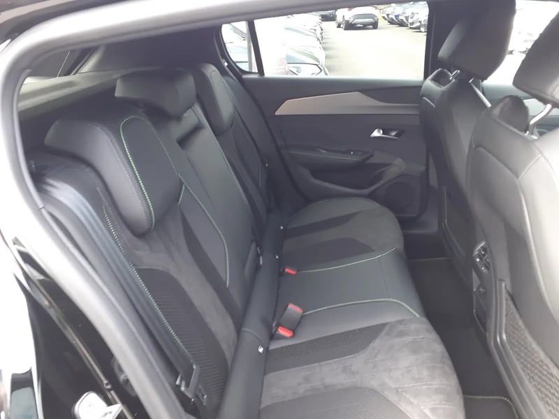 Photo de la voiture PEUGEOT 308 PHEV 180 e-EAT8 GT