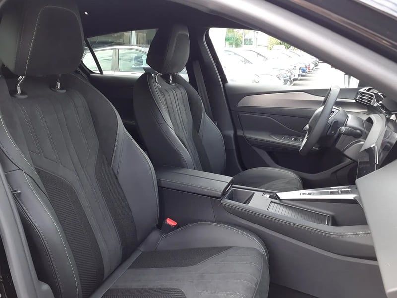 Photo de la voiture PEUGEOT 308 PHEV 180 e-EAT8 GT