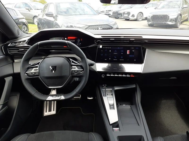 Photo de la voiture PEUGEOT 308 PHEV 180 e-EAT8 GT