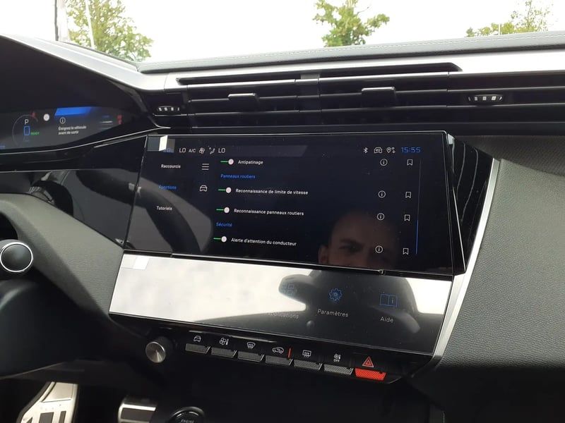 Photo de la voiture PEUGEOT 308 PHEV 180 e-EAT8 GT