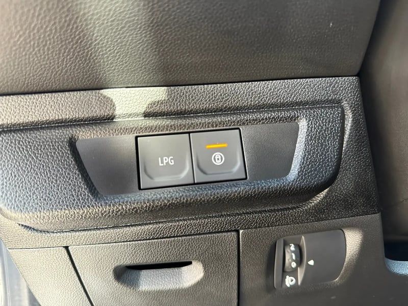 Photo de la voiture DACIA JOGGER ECO-G 100 7 places GSR2 Expression