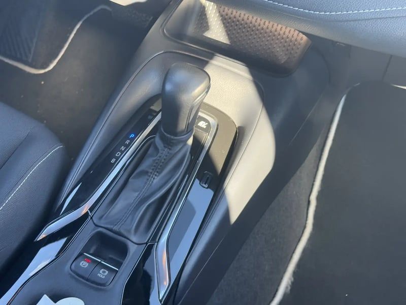 Photo de la voiture TOYOTA COROLLA HYBRIDE MY22 122h Dynamic