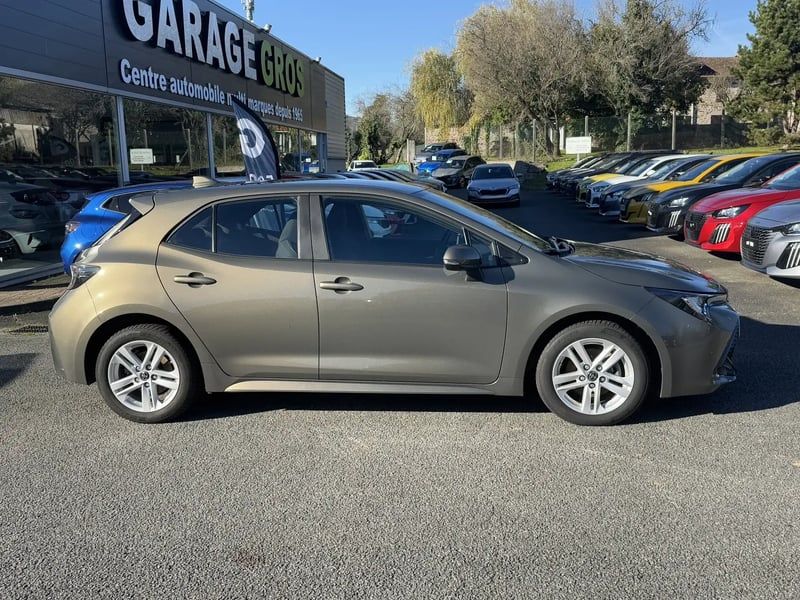 Photo de la voiture TOYOTA COROLLA HYBRIDE MY22 122h Dynamic