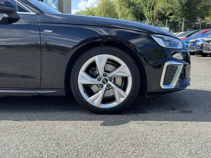 Photo de la voiture AUDI A4 AVANT 35 TDI 163 S tronic 7 S line