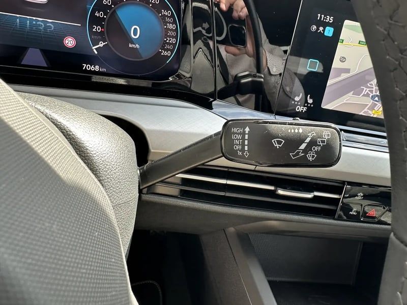 Photo de la voiture VOLKSWAGEN GOLF 1.0 TSI OPF 110 BVM6 Life Plus