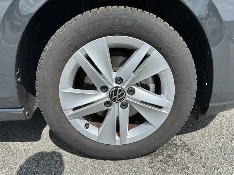 Photo de la voiture VOLKSWAGEN GOLF 1.0 TSI OPF 110 BVM6 Life Plus