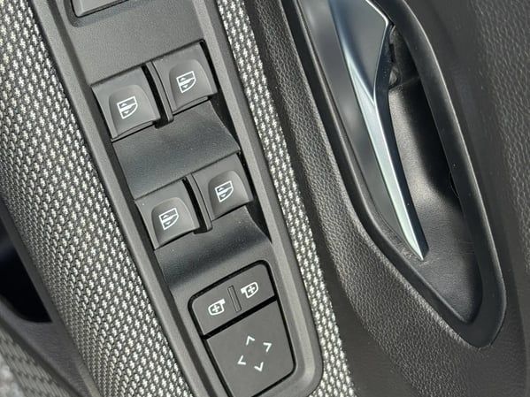 Photo de la voiture DACIA SANDERO ECO-G 100 Confort