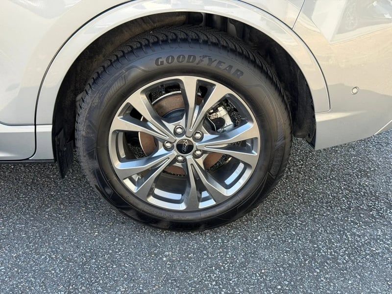 Photo de la voiture FORD KUGA 2.0 TDCi 120 S&S 4x2 Powershift ST-Line