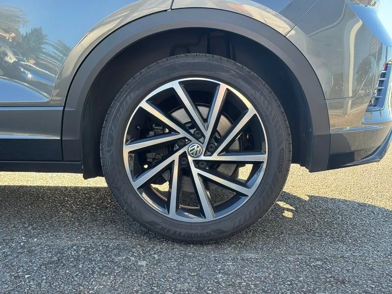 Photo de la voiture VOLKSWAGEN T-ROC 2.0 TSI 300 Start/Stop DSG7 4Motion R