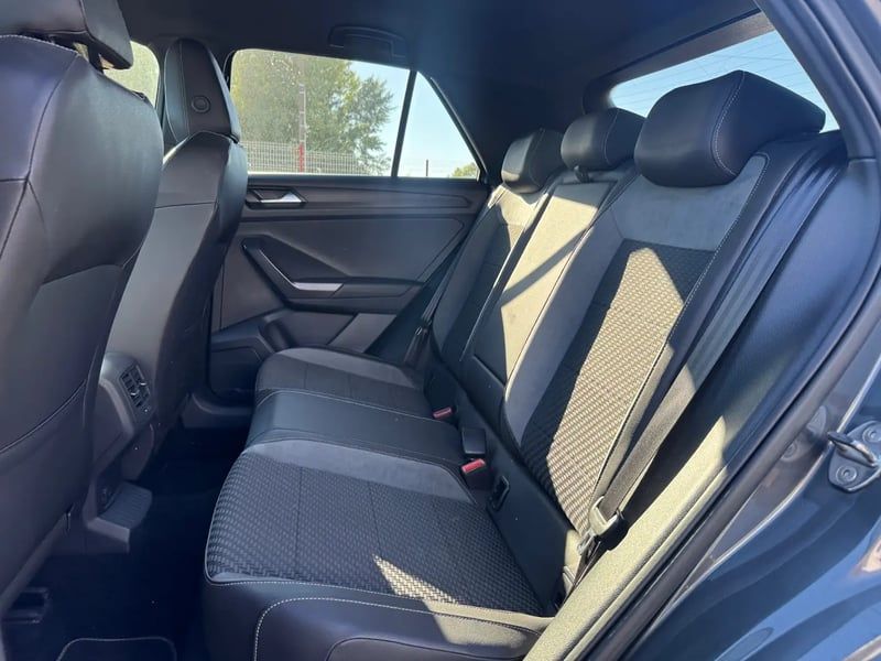 Photo de la voiture VOLKSWAGEN T-ROC 2.0 TSI 300 Start/Stop DSG7 4Motion R