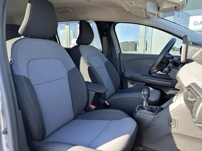 Photo de la voiture DACIA JOGGER ECO-G 100 5 places GSR2 Extreme +