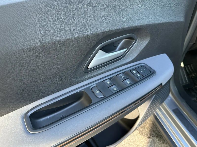 Photo de la voiture DACIA JOGGER ECO-G 100 5 places GSR2 Extreme +