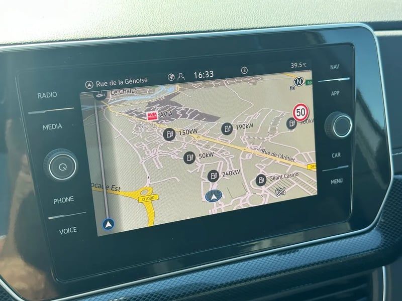 Photo de la voiture VOLKSWAGEN T-CROSS 1.0 TSI 116 Start/Stop DSG7 R-Line Edition