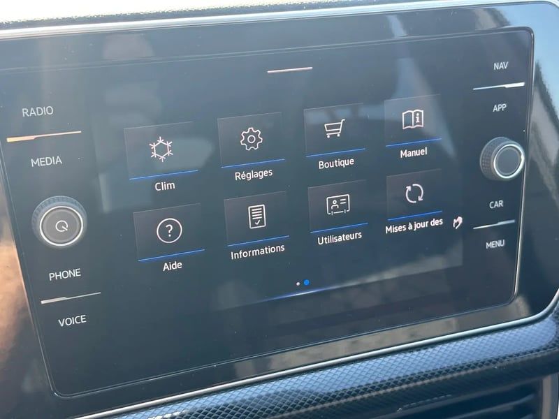 Photo de la voiture VOLKSWAGEN T-CROSS 1.0 TSI 116 Start/Stop DSG7 R-Line Edition