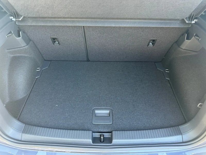 Photo de la voiture VOLKSWAGEN T-CROSS 1.0 TSI 116 Start/Stop DSG7 R-Line Edition
