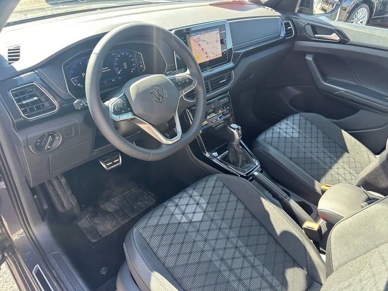 Photo de la voiture VOLKSWAGEN T-CROSS 1.0 TSI 116 Start/Stop DSG7 R-Line Edition