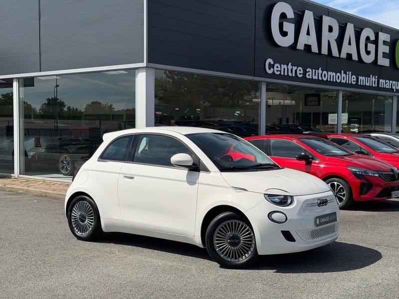 Photo de la voiture FIAT 500e BERLINE 500 e 118 ch Nouvelle 500