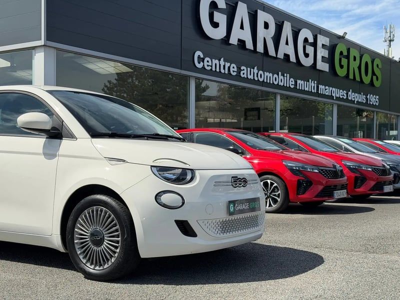 Photo de la voiture FIAT 500e BERLINE 500 e 118 ch Nouvelle 500