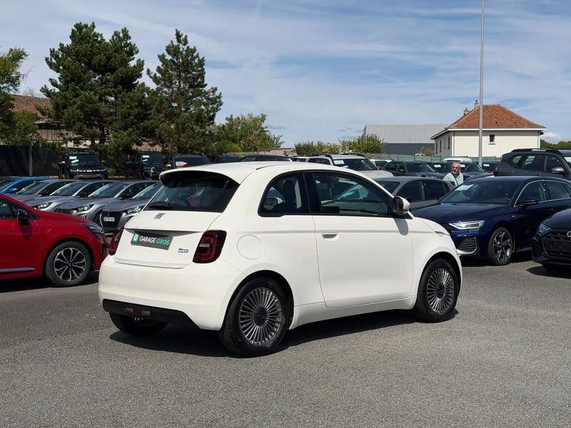Photo de la voiture FIAT 500e BERLINE 500 e 118 ch Nouvelle 500