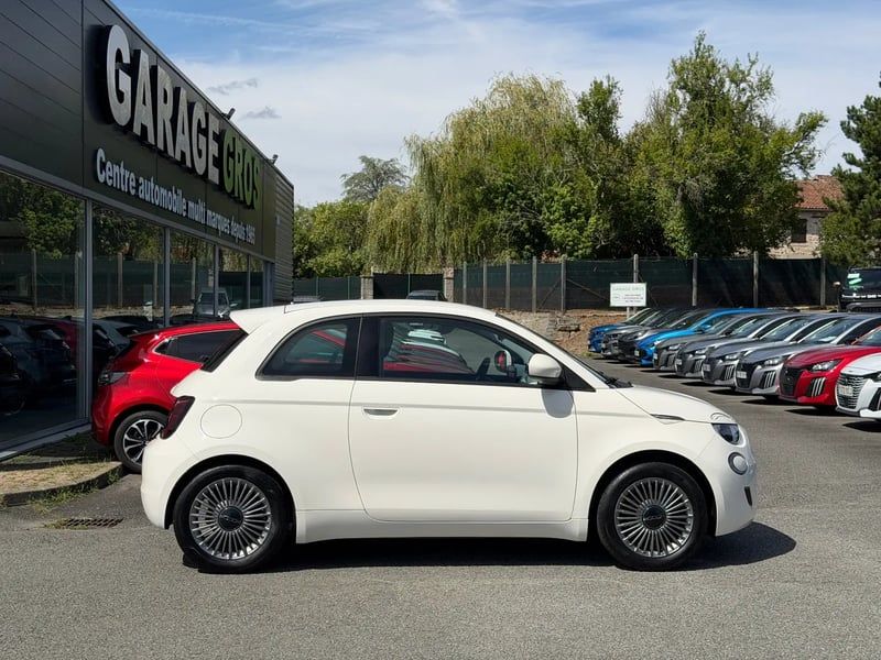 Photo de la voiture FIAT 500e BERLINE 500 e 118 ch Nouvelle 500