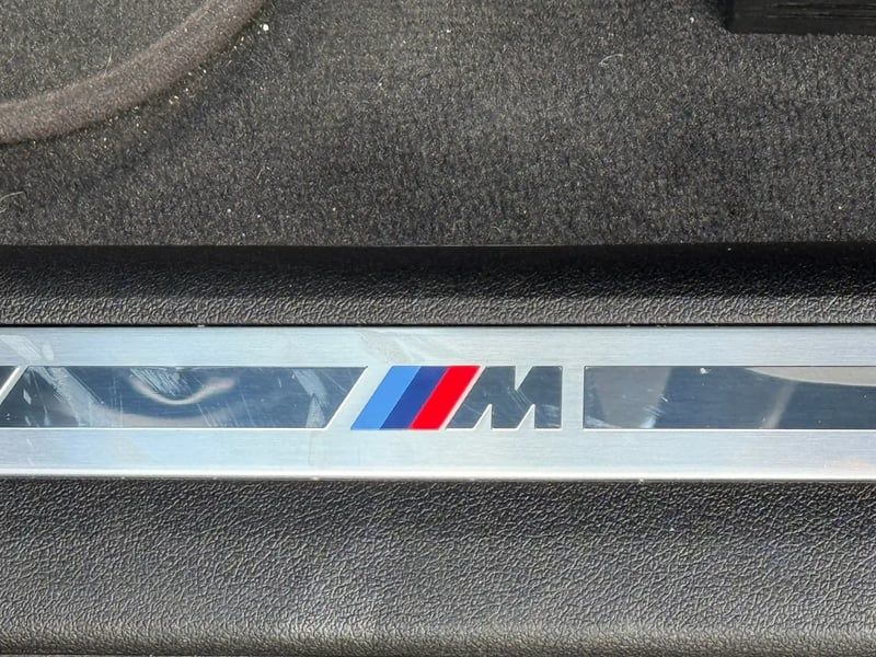 Photo de la voiture BMW SERIE 1 F70 120d 163 ch DKG7 M Sport