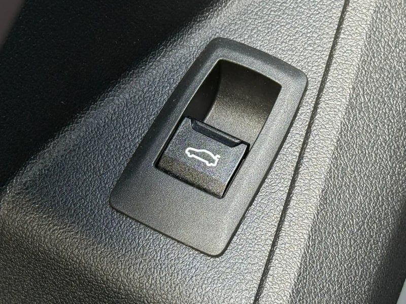 Photo de la voiture BMW SERIE 1 F70 120d 163 ch DKG7 M Sport