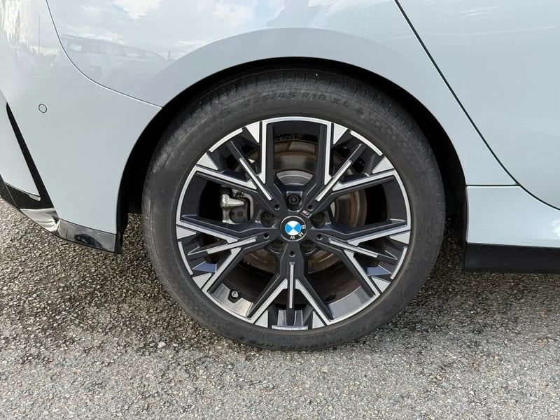 Photo de la voiture BMW SERIE 1 F70 120d 163 ch DKG7 M Sport