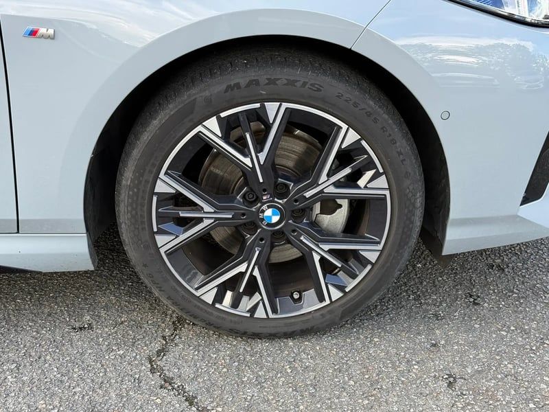 Photo de la voiture BMW SERIE 1 F70 120d 163 ch DKG7 M Sport
