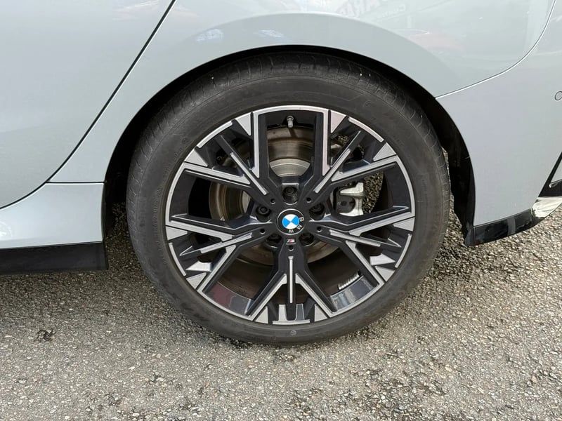 Photo de la voiture BMW SERIE 1 F70 120d 163 ch DKG7 M Sport