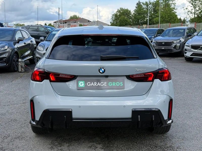 Photo de la voiture BMW SERIE 1 F70 120d 163 ch DKG7 M Sport
