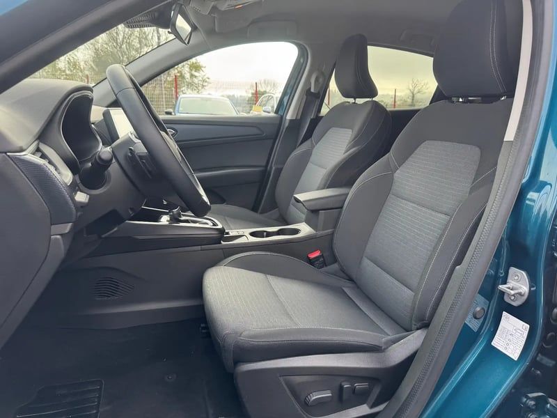 Photo de la voiture RENAULT ARKANA mild hybrid 140 EDC GSR2 Evolution