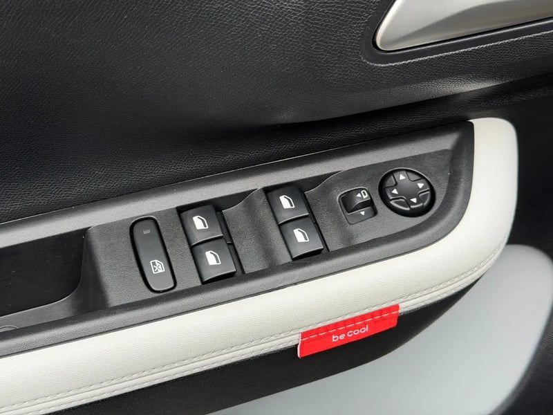 Photo de la voiture CITROEN C3 Turbo 100 ch Manuelle Max