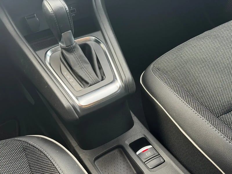 Photo de la voiture RENAULT CAPTUR TCe 140 EDC TECHNO
