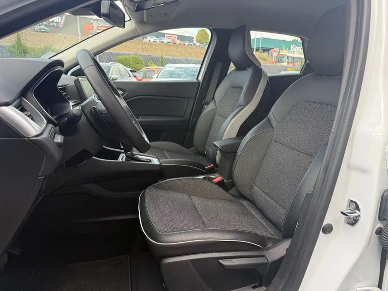 Photo de la voiture RENAULT CAPTUR TCe 140 EDC TECHNO