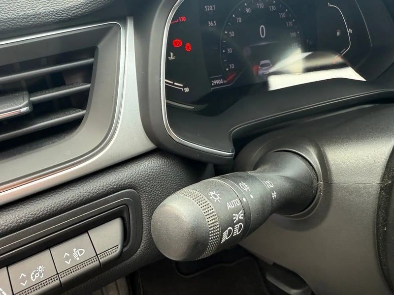 Photo de la voiture RENAULT CAPTUR TCe 140 EDC TECHNO