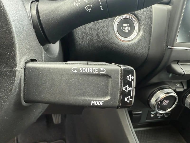 Photo de la voiture RENAULT CAPTUR TCe 140 EDC TECHNO