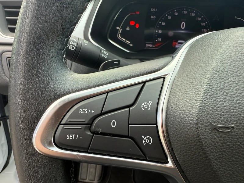 Photo de la voiture RENAULT CAPTUR TCe 140 EDC TECHNO
