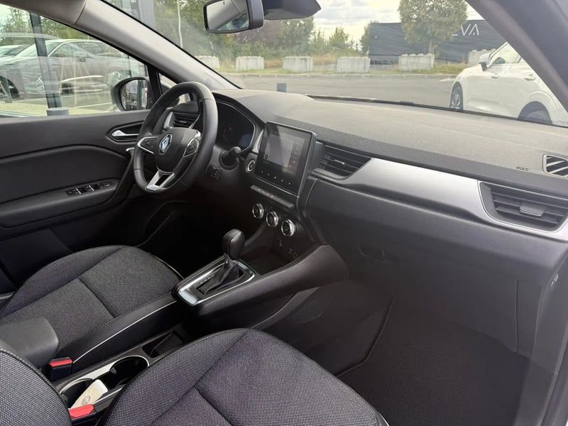 Photo de la voiture RENAULT CAPTUR TCe 140 EDC TECHNO