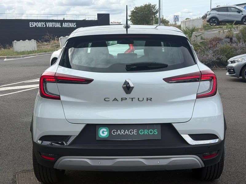 Photo de la voiture RENAULT CAPTUR TCe 140 EDC TECHNO