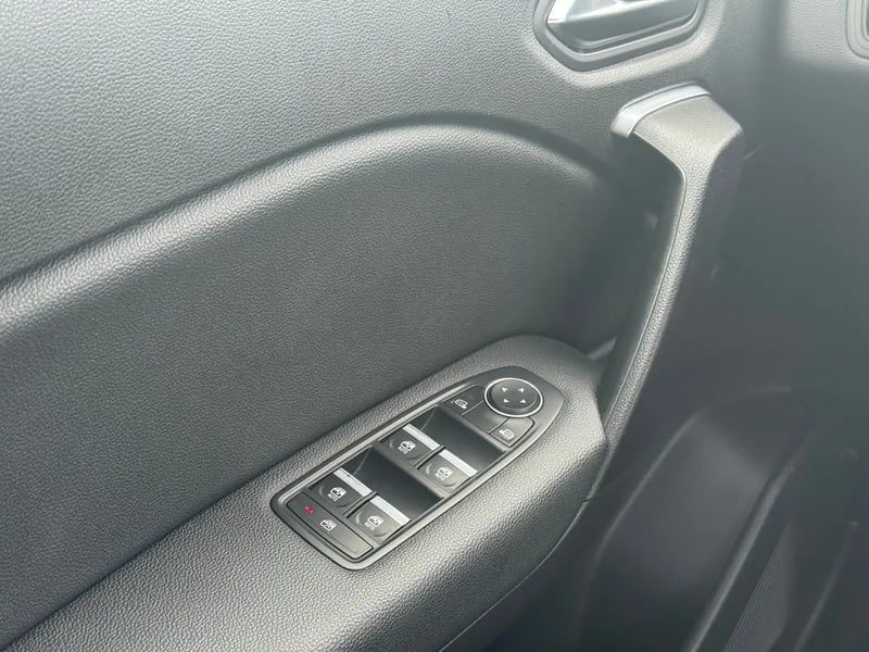 Photo de la voiture RENAULT CAPTUR TCe 140 EDC TECHNO