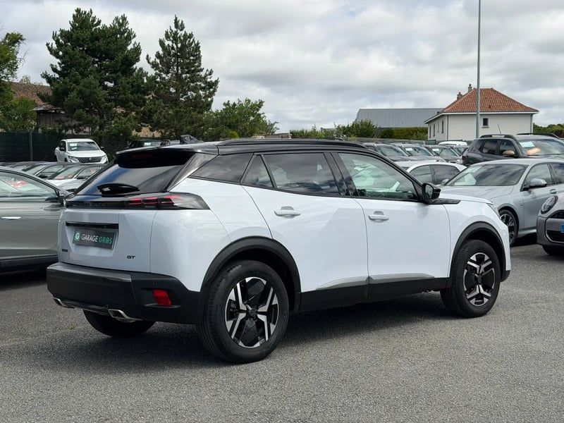 Photo de la voiture PEUGEOT 2008 PureTech 130 S&S EAT8 GT
