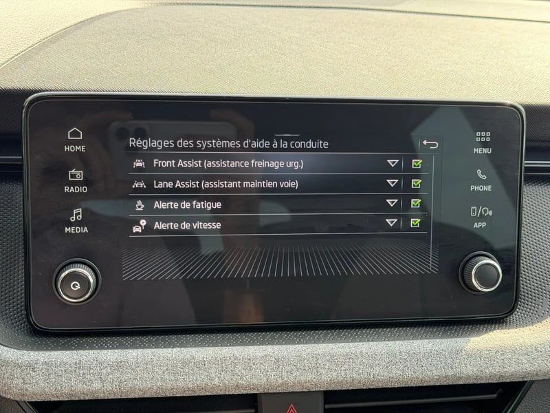 Photo de la voiture SKODA SCALA 1.0 TSI Evo 2 116 ch DSG7 Selection