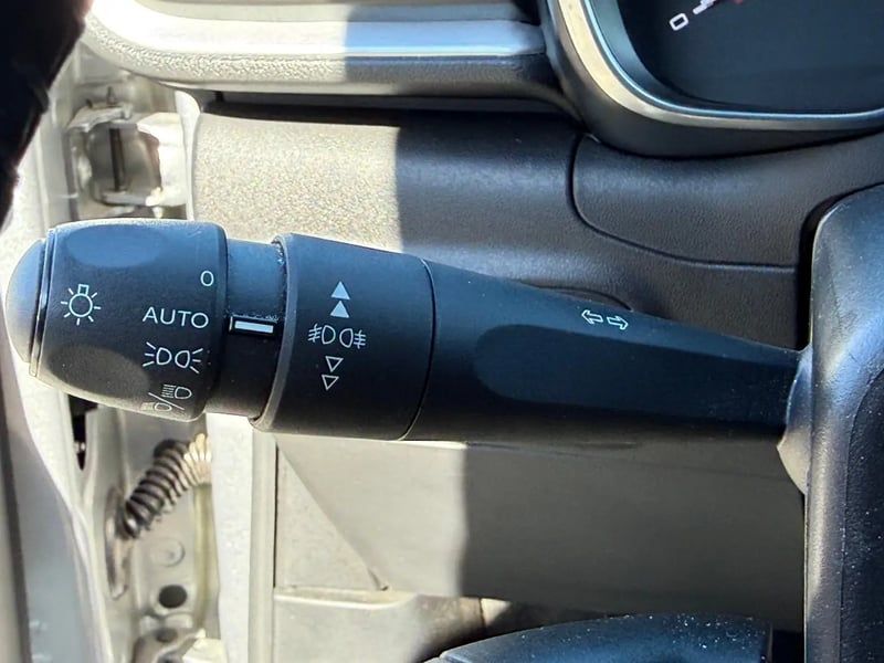Photo de la voiture CITROEN C3 PureTech 110 S&S EAT6 Shine Pack
