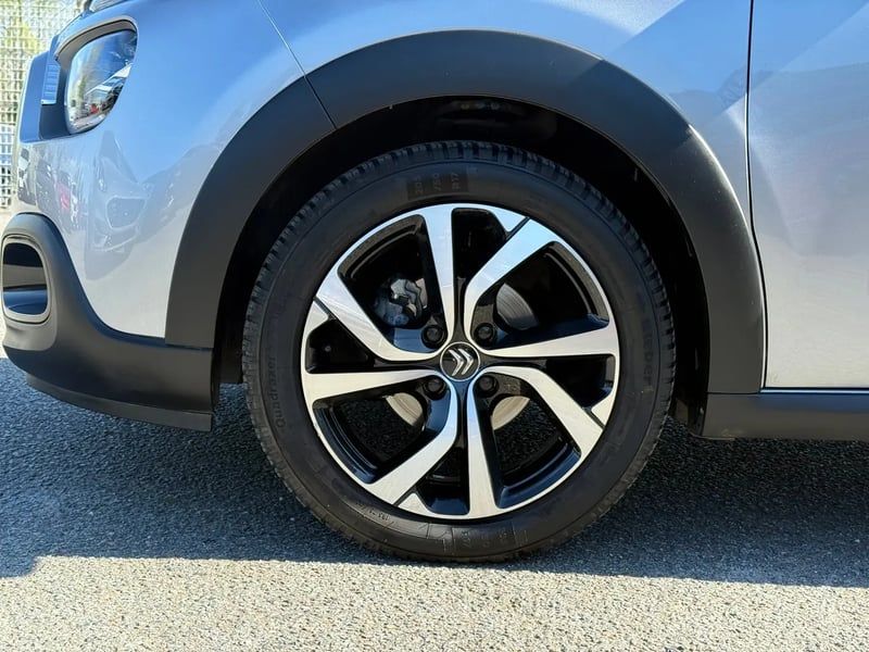 Photo de la voiture CITROEN C3 PureTech 110 S&S EAT6 Shine Pack