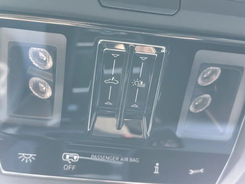 Photo de la voiture VOLKSWAGEN TIGUAN 2.0 TDI 150ch DSG7 R-Line