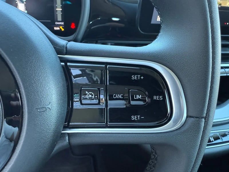 Photo de la voiture FIAT 500e BERLINE 500 e 118 ch Nouvelle 500