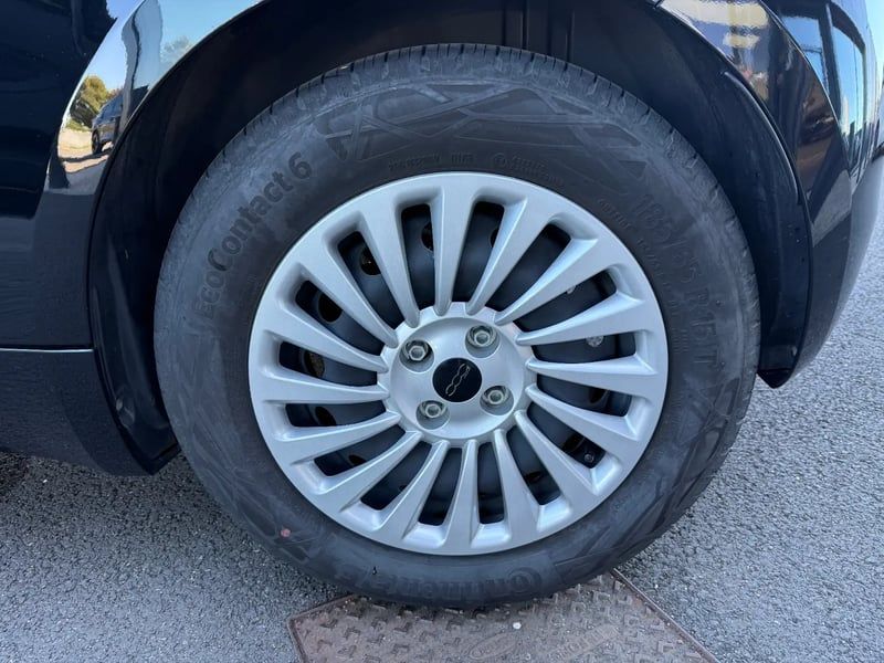 Photo de la voiture FIAT 500e BERLINE 500 e 118 ch Nouvelle 500