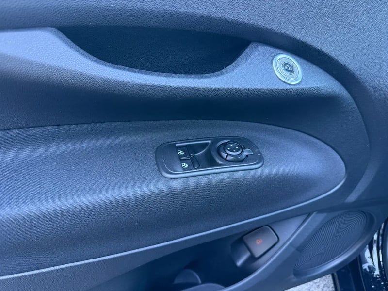 Photo de la voiture FIAT 500e BERLINE 500 e 118 ch Nouvelle 500