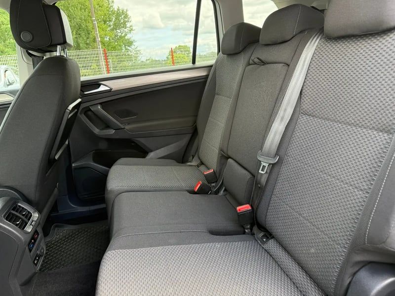 Photo de la voiture VOLKSWAGEN TIGUAN ALLSPACE BUSINESS 2.0 TDI 150 Confortline Business